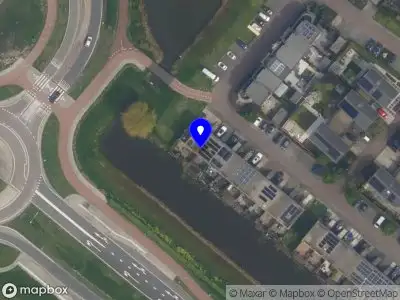Ambulance met grote spoed naar de Anjertuin in Bergschenhoek