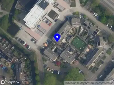 Ambulance met grote spoed naar de Voorzoom in Wateringen