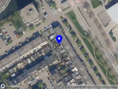 Ambulance met gepaste spoed naar de Koolwitjehof in Schiedam