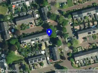 Politie naar de Verzetstraat in Holten vanwege steekincident