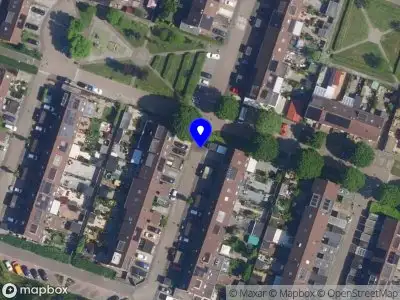 112 melding Brandweer met gepaste spoed naar de Bieslookstraat in Almere vanwege een buitenbrand