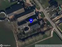 Politie met gepaste spoed naar de Eekwerderweg in Wirdum vanwege voertuigen te water