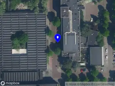 Ambulance met grote spoed naar de Dr. Jan van Breemenstraat in Amsterdam