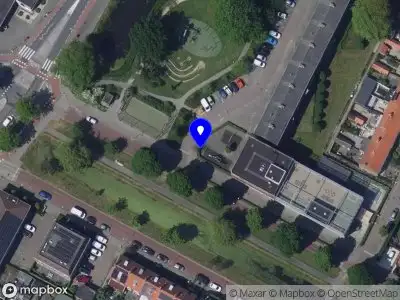 Ambulance met gepaste spoed naar de Van Eesterensingel in Alblasserdam