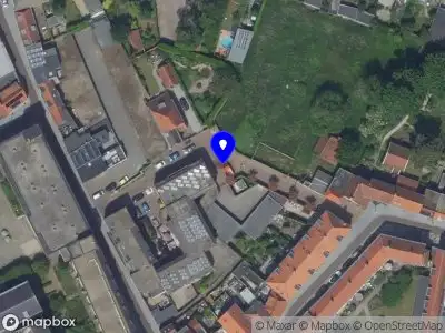 Brandweer met gepaste spoed naar de Dumontsdreef in Bergen op Zoom vanwege een buitenbrand