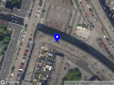 Ambulance met grote spoed naar de Oleanderplein in Rotterdam