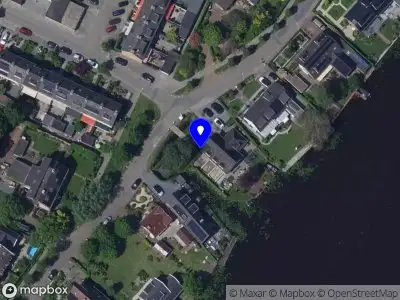 Ambulance met grote spoed naar de Kortland in Alblasserdam