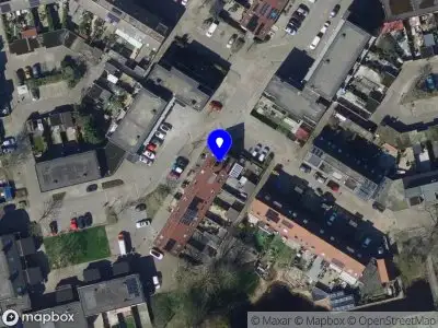 Ambulance met grote spoed naar de Esdoornlaan in Hellevoetsluis