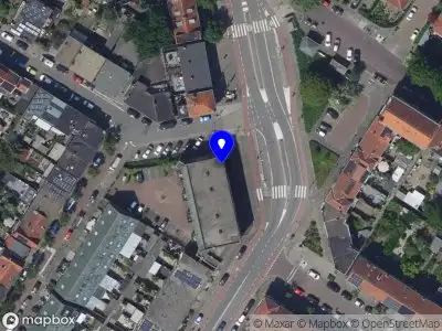 Ambulance met grote spoed naar de Eemsteynstraat in Dordrecht
