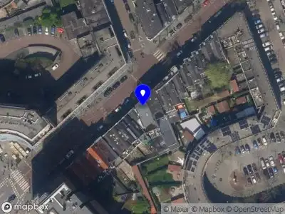 Ambulance met gepaste spoed naar de Nieuwe Binnenweg in Rotterdam