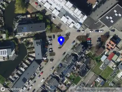 Ambulance met gepaste spoed naar de Burgemeester N P Kremerlaan in Zuidland