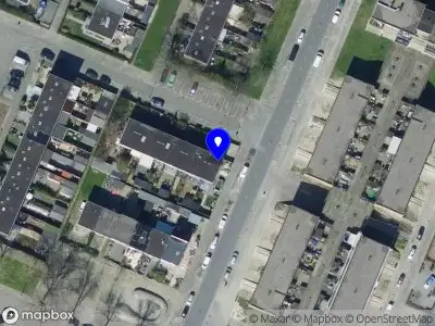 Ambulance met grote spoed naar de Nibelungenhof in Hoogvliet Rotterdam