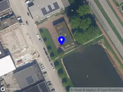 Ambulance met gepaste spoed naar de Thurledeweg in Rotterdam