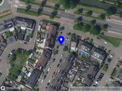 Ambulance met grote spoed naar de Vuurdoornhof in Papendrecht