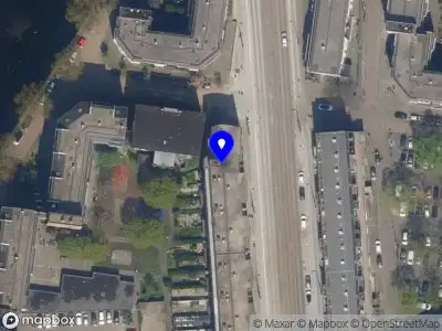 Ambulance met gepaste spoed naar de Jonker Fransstraat in Rotterdam