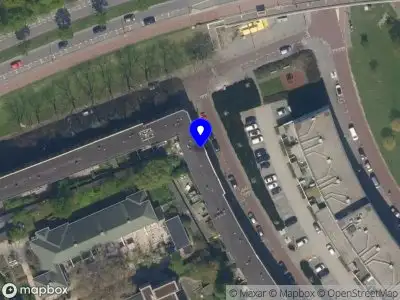 Ambulance met gepaste spoed naar de Busken Huetstraat in Rotterdam