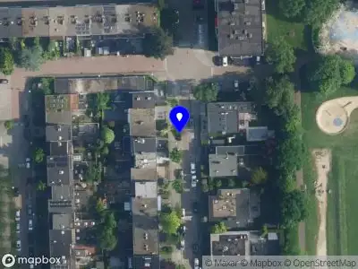 Ambulance met grote spoed naar de Opveld in Amsterdam