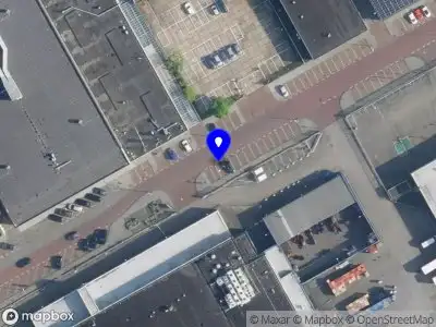 Brandweer met gepaste spoed naar de De Flinesstraat in Amsterdam-Duivendrecht