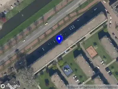 Ambulance met gepaste spoed naar de Burgemeester Van Haarenlaan in Schiedam