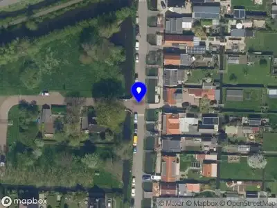 Brandweer met grote spoed naar de Dijklaan in Bergambacht vanwege personen te water