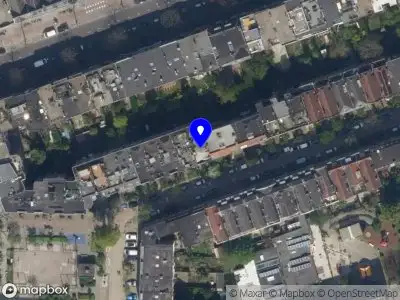 Ambulance met grote spoed naar de Hugo Molenaarstraat in Rotterdam