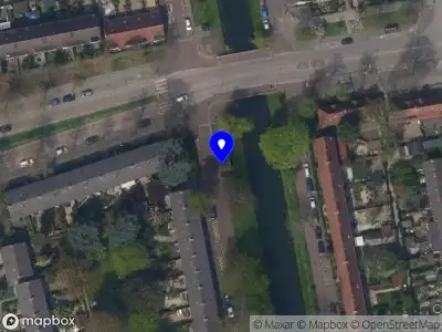 Ambulance met grote spoed naar de Langegeer in Rotterdam