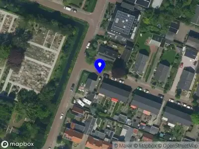 Ambulance met grote spoed naar de Hugo de Grootstraat in Middenbeemster