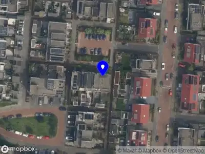 Ambulance met grote spoed naar de Strombolihof in Rotterdam