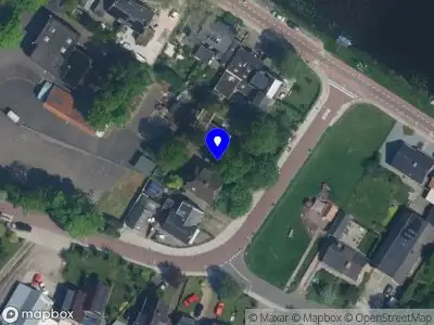 Ambulance en brandweer met grote spoed naar de Hoofdweg in Lijnden vanwege voertuigen te water