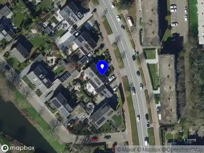 Ambulance met grote spoed naar de Burgemeester de Zeeuwstraat in Ridderkerk