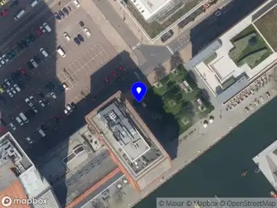 Ambulance met grote spoed naar de Otto Reuchlinweg in Rotterdam