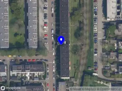 Ambulance met grote spoed naar de Cliostraat in Rotterdam