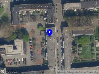 Ambulance met gepaste spoed naar de Van Galenstraat in Rotterdam