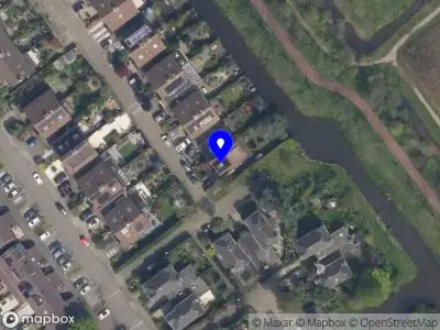 Ambulance met grote spoed naar de Luzerneklaver in Rotterdam