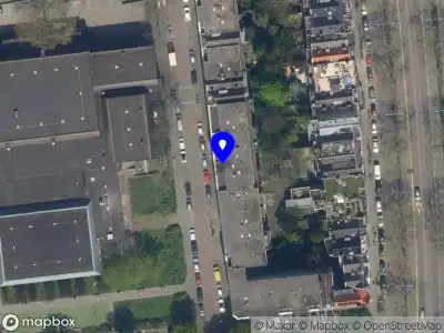 Ambulance met grote spoed naar de Hennewierstraat in Rotterdam