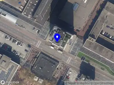 Ambulance met grote spoed naar de Hogewerf in Vlaardingen