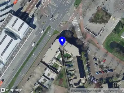 Brandweer met grote spoed naar de Beurtschipper in Spijkenisse vanwege reanimatie