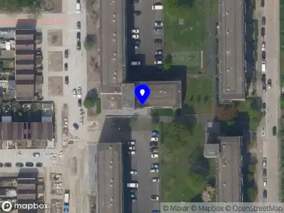 Ambulance met grote spoed naar de Hazendijk in Rotterdam