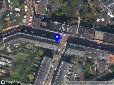 Ambulance met grote spoed naar de Gouwstraat in Rotterdam