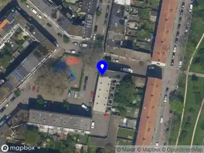Ambulance met gepaste spoed naar de Newtonplein in Schiedam