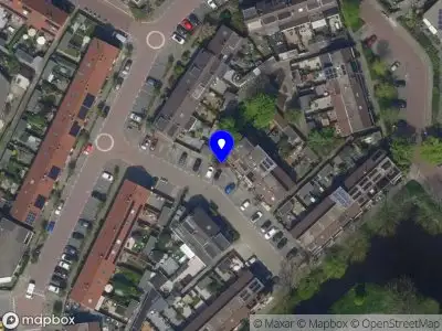 Ambulance met grote spoed naar de Hans Vonkstraat in Leiderdorp