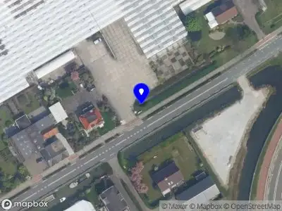 Ambulance met grote spoed naar de Oranjesluisweg in Naaldwijk