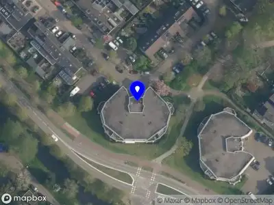 Brandweer met grote spoed naar de Wim Harzinghof in Driebergen-Rijsenburg vanwege afhijsen patient