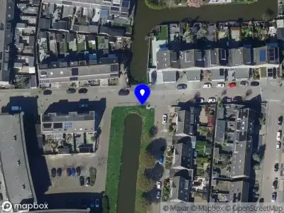 Ambulance met grote spoed naar de Sientje Mesdag-van Houtenstraat in Spijkenisse