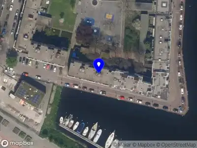 Ambulance met grote spoed naar de Voorhaven in Rotterdam