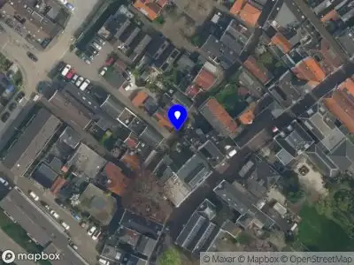 Ambulance met grote spoed naar de West Buurtstraat in Moordrecht