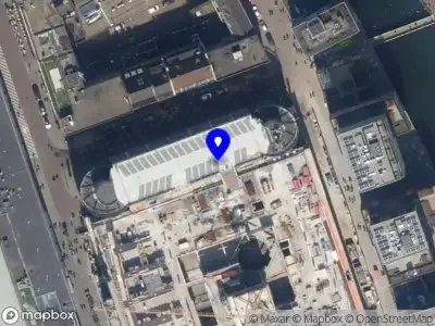 Ambulance met grote spoed naar de Leeuwenstraat in Rotterdam