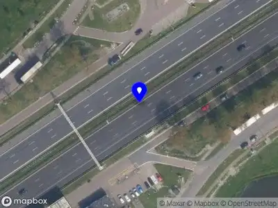 Ambulance met grote spoed naar de Rijksweg A20 in Nieuwerkerk aan den IJssel