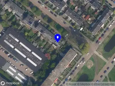 Ambulance met grote spoed naar de Larikslaan in Rotterdam