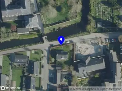 Brandweer met gepaste spoed naar de Clarastraat in Megen vanwege een liftopsluiting